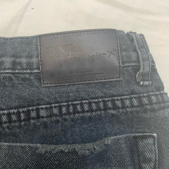 Aritzia - One Teaspoon junk yard distressed skirt in Black Oak Size 6 - Picture 10 of 11